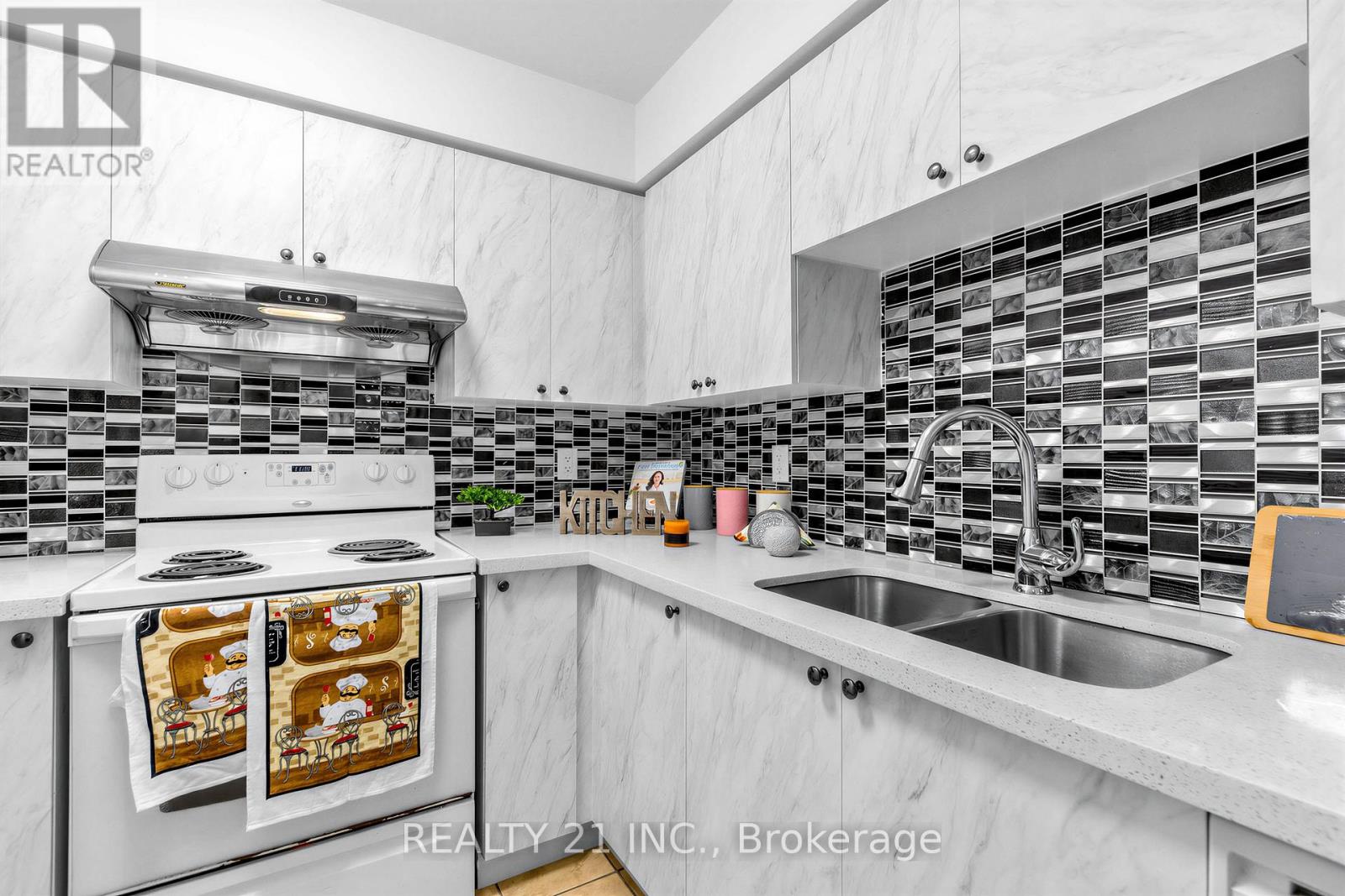 #514 3650 KINGSTON ROAD - 16