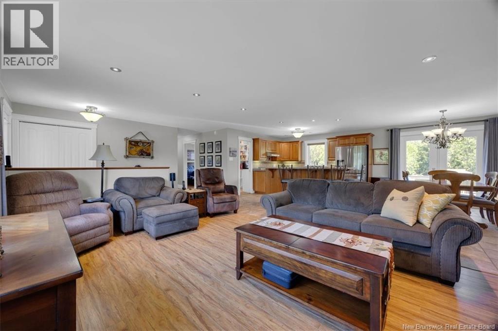 735 Hillcrest Road - 7