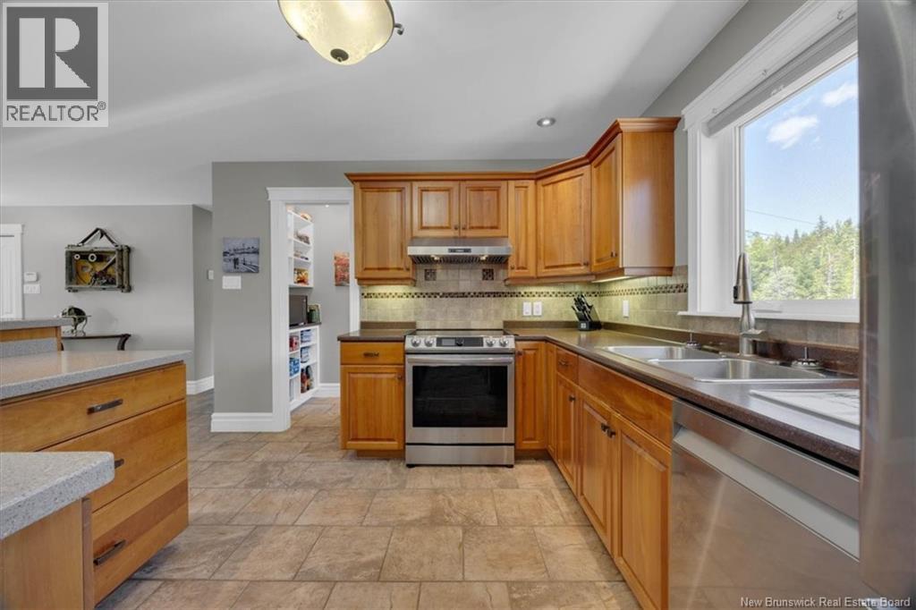735 Hillcrest Road - 10