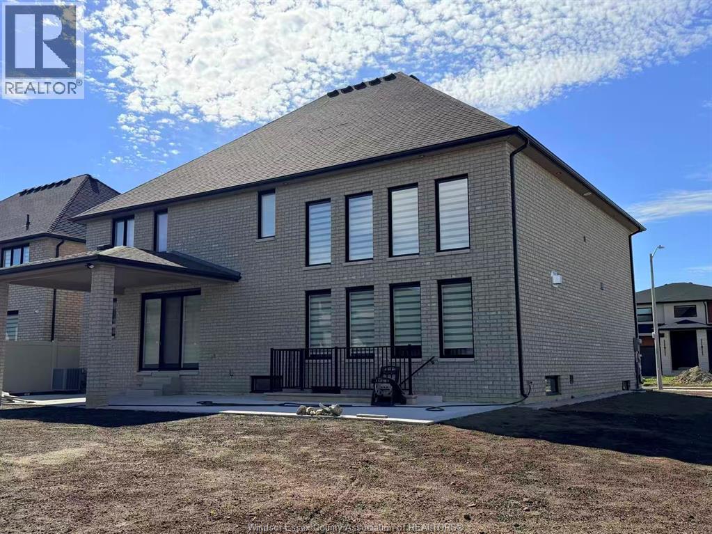 570 ORCHARD CRESCENT - 36