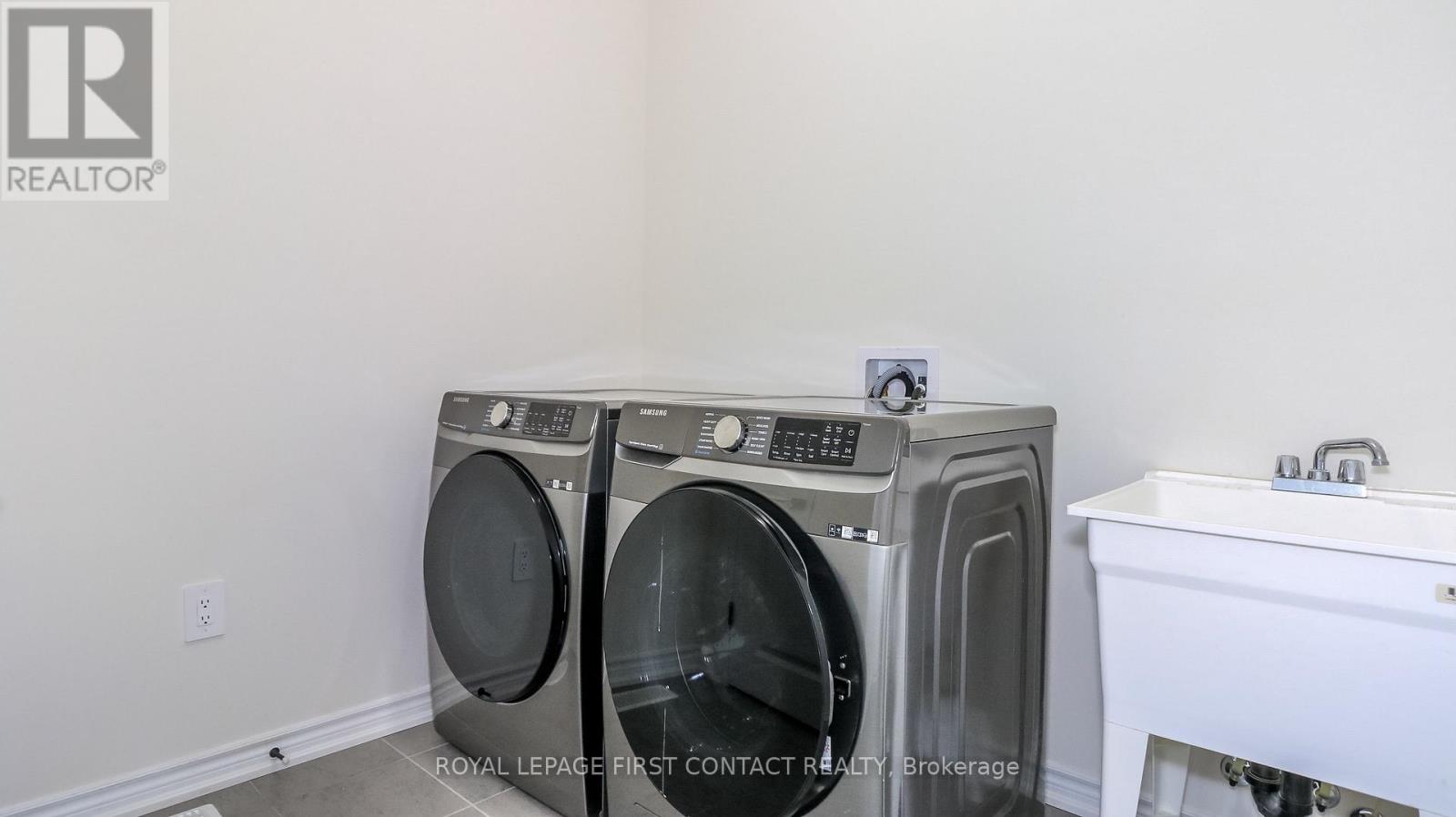58 SANFORD CIRCLE - 28