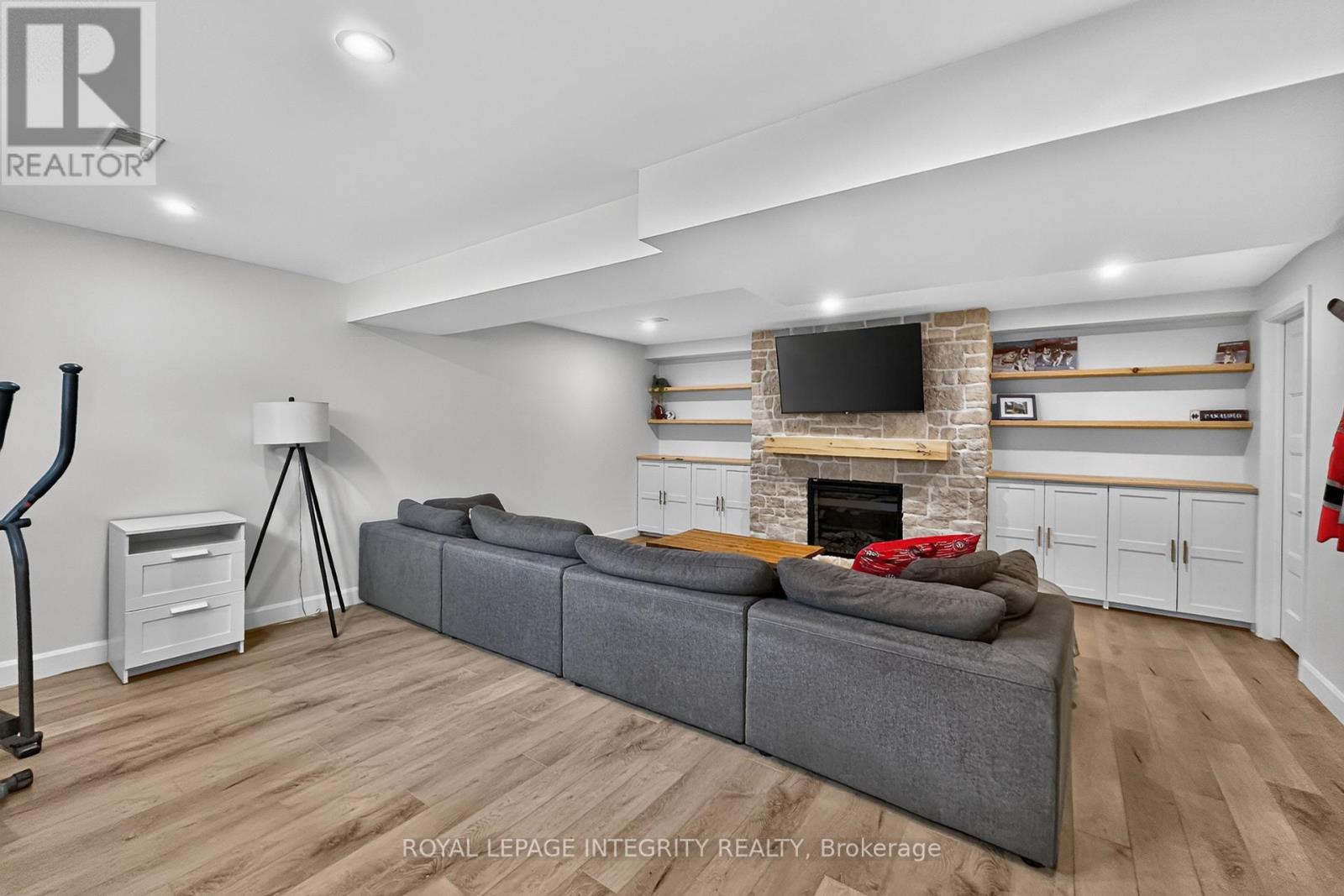 198 BOURDEAU BOULEVARD - 29