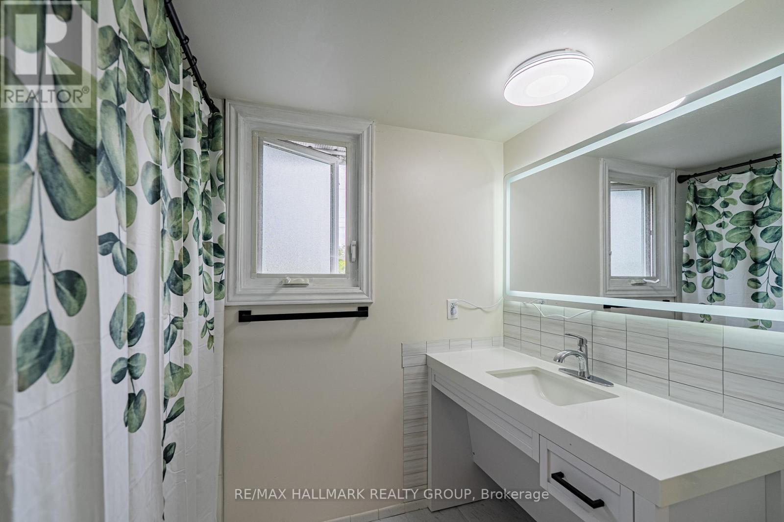 4 Bed, 2 Bath House for Sale in Ottawa – 3319 KODIAK STREET, Ottawa – MLS# X13479258 - Image 14