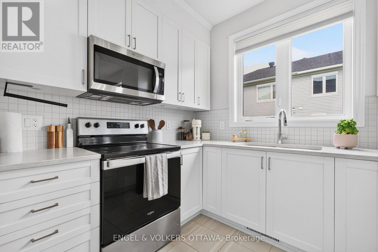 3 Bed, 3 Bath House for Rent in Ottawa – 33 FOCALITY CRESCENT, Ottawa – MLS# X13479294 - Image 14