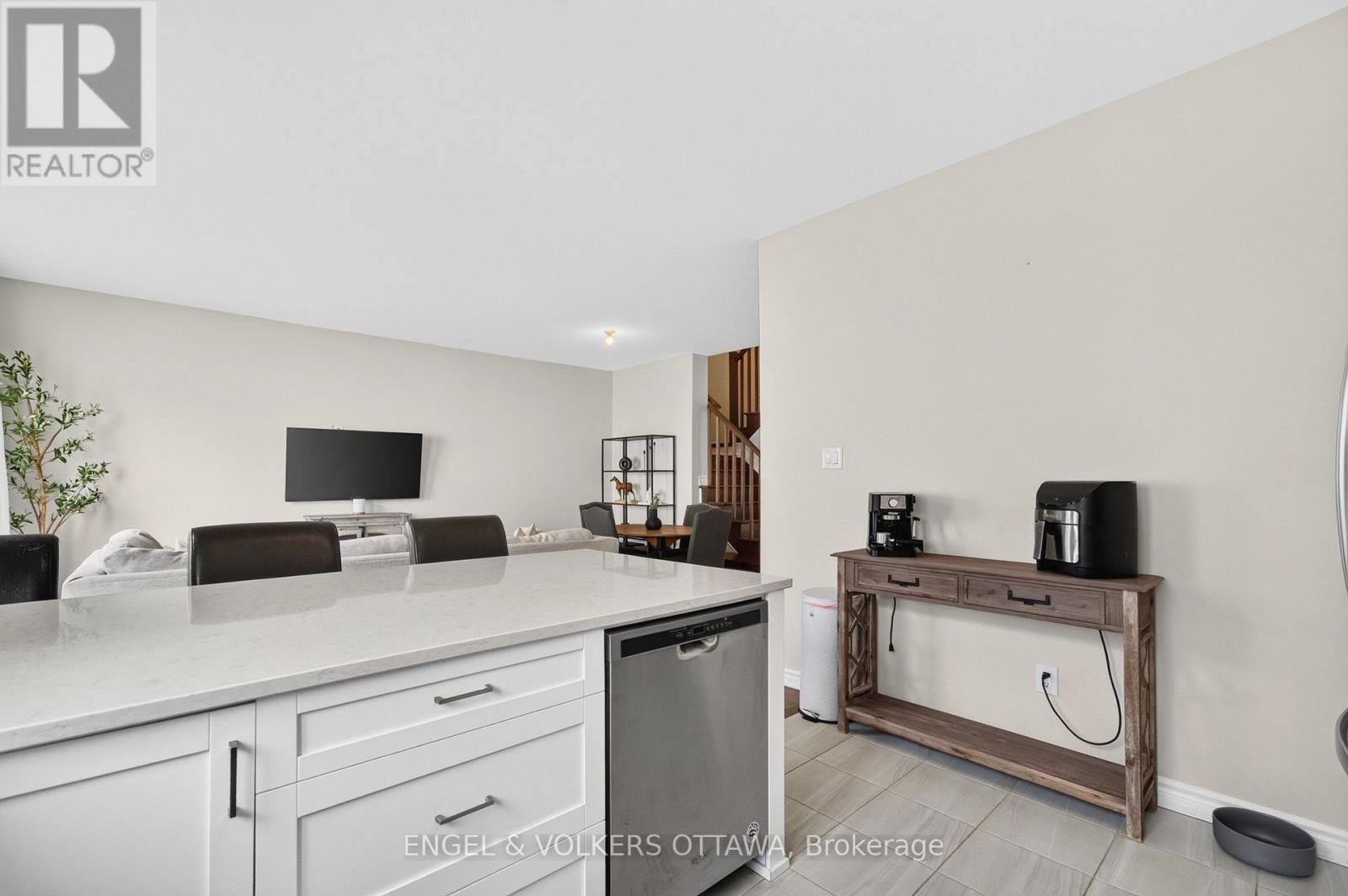 3 Bed, 3 Bath House for Rent in Ottawa – 33 FOCALITY CRESCENT, Ottawa – MLS# X13479294 - Image 15