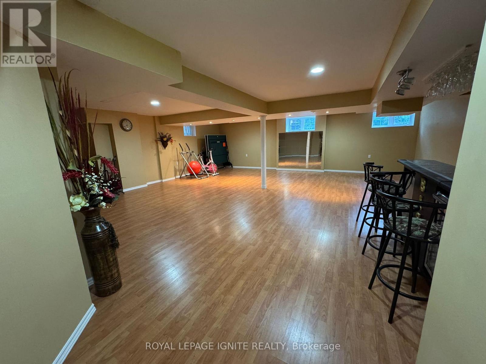 90 SIR JACOBS CRESCENT - 33