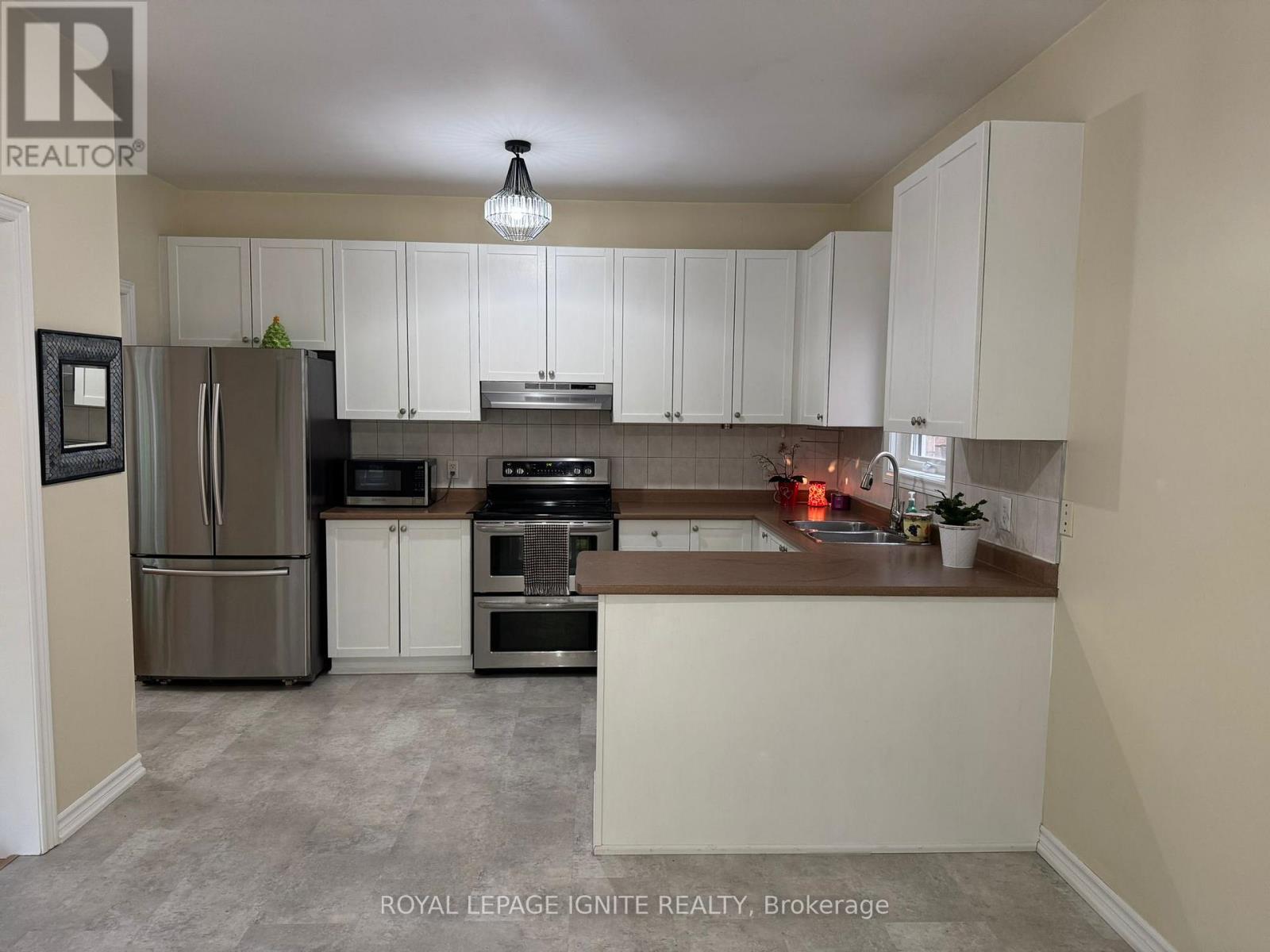 90 SIR JACOBS CRESCENT - 4
