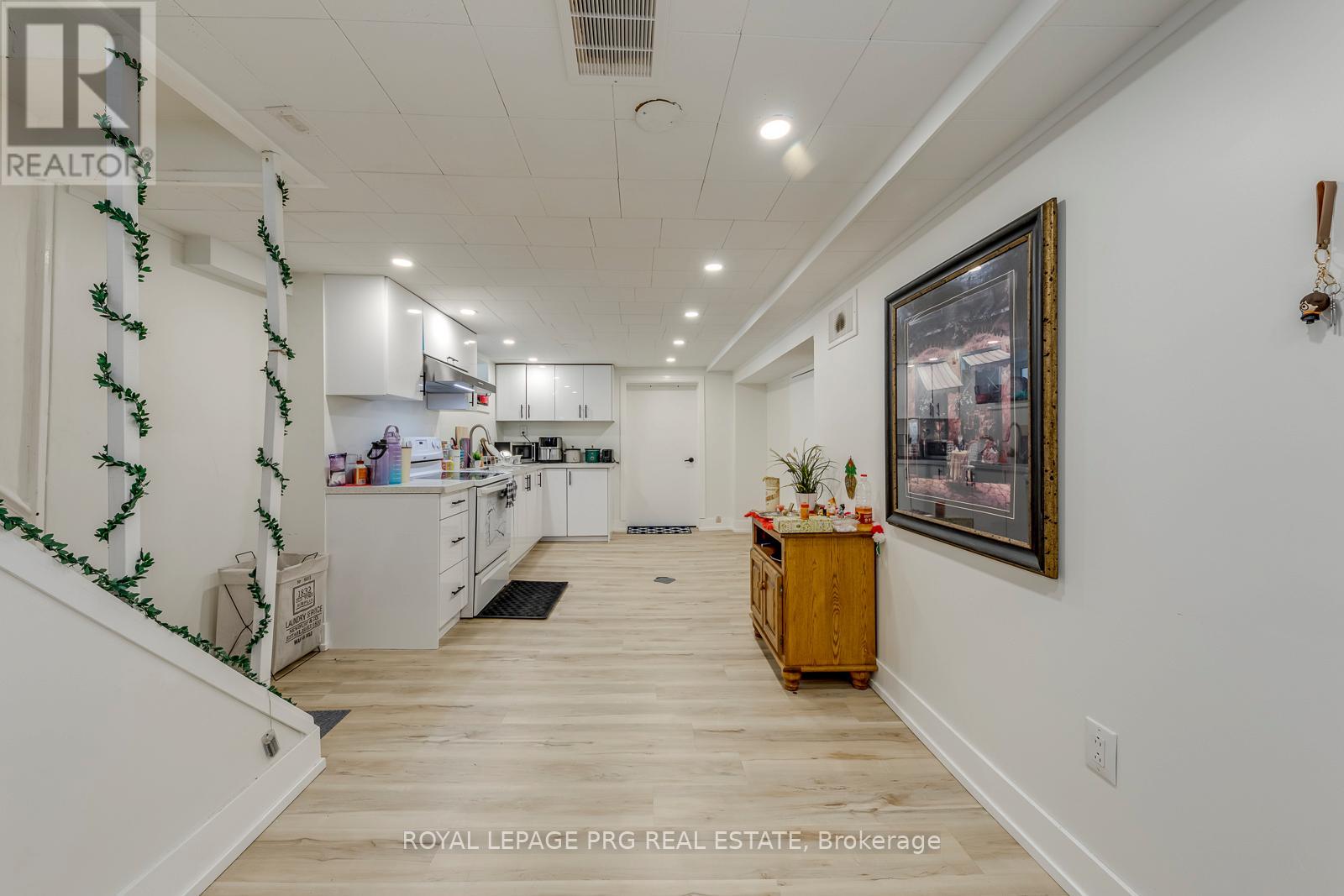 598 WILDWOOD DRIVE - 33