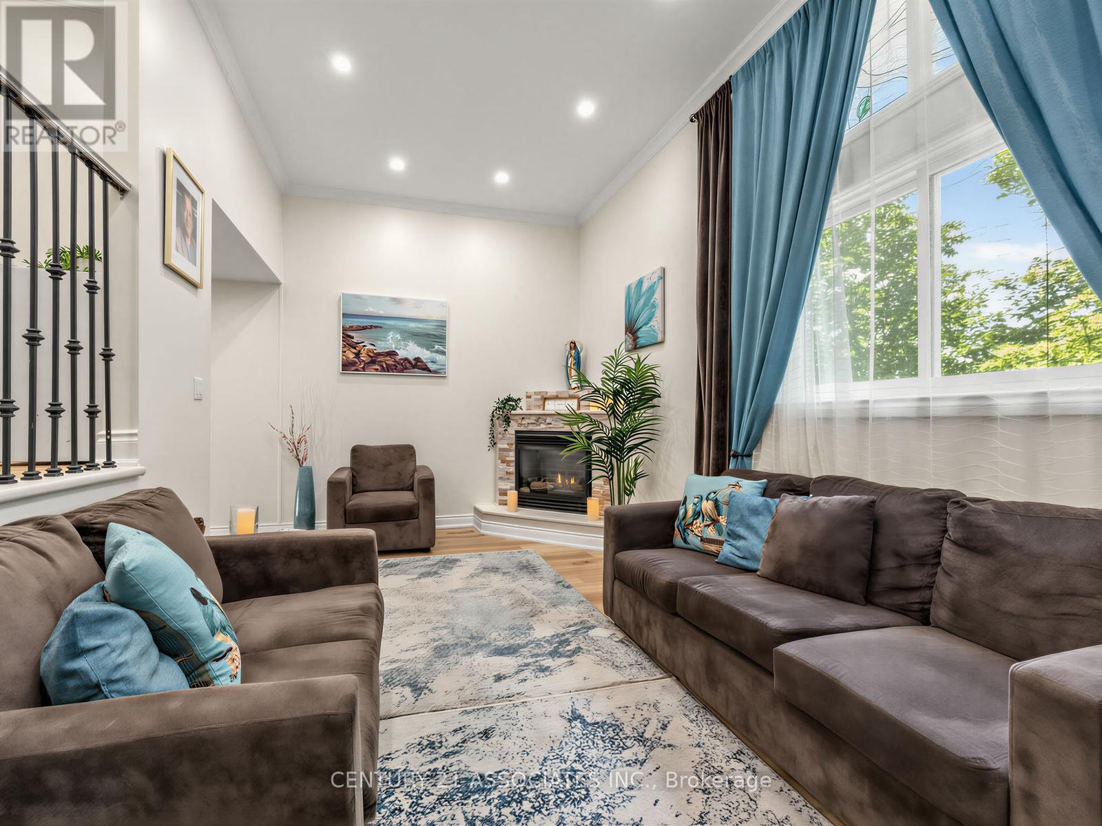 #12 6240 MONTEVIDEO ROAD - 11