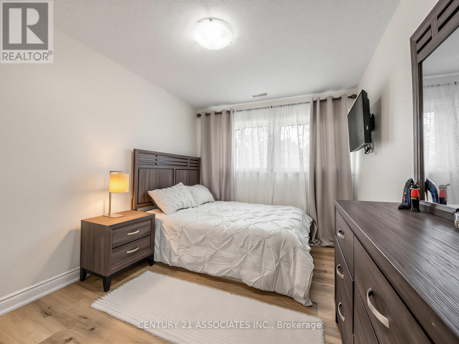 #12 6240 MONTEVIDEO ROAD - 27