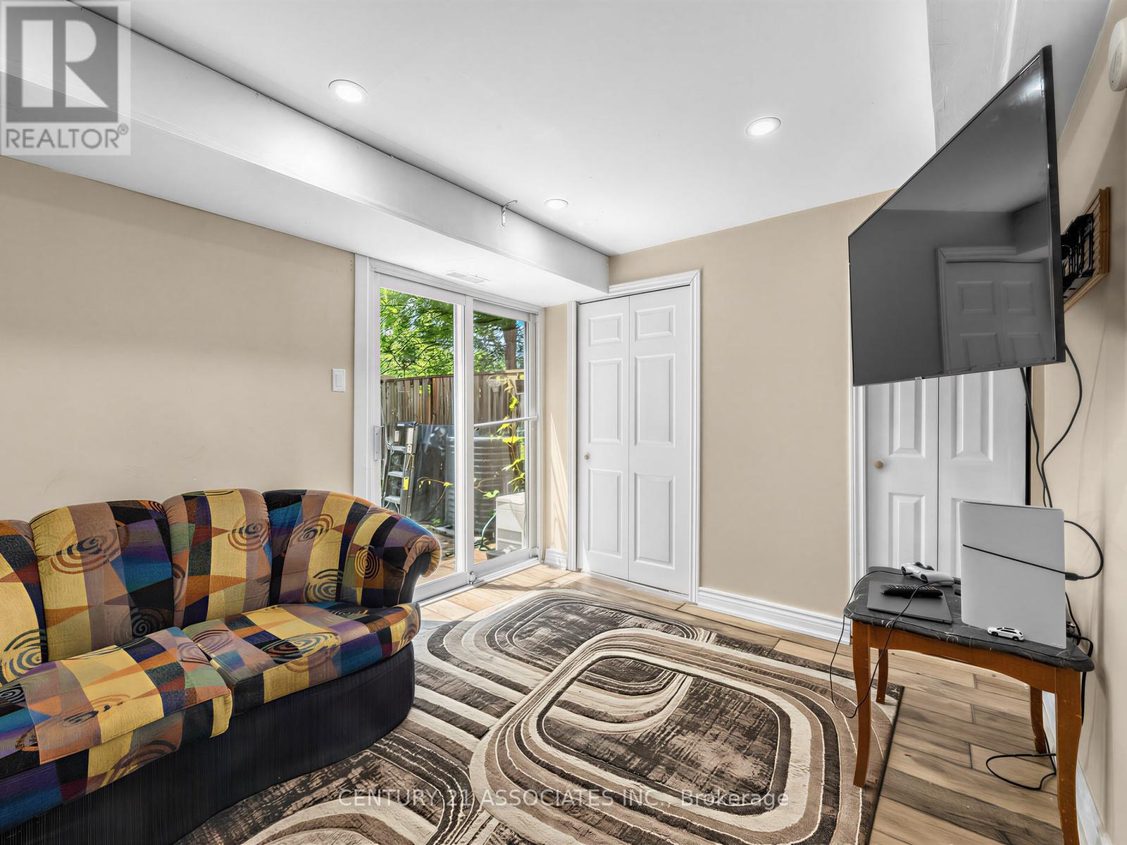 #12 6240 MONTEVIDEO ROAD - 5
