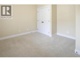 Living room - 1708 Ironwood Drive, Kamloops, BC V2H0A6 Photo 10