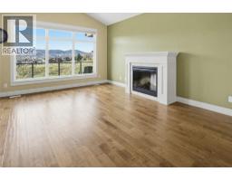 4pc Bathroom - 1708 Ironwood Drive, Kamloops, BC V2H0A6 Photo 8
