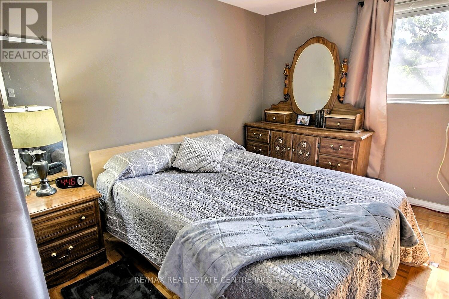 541 PARKVIEW CRESCENT - 13