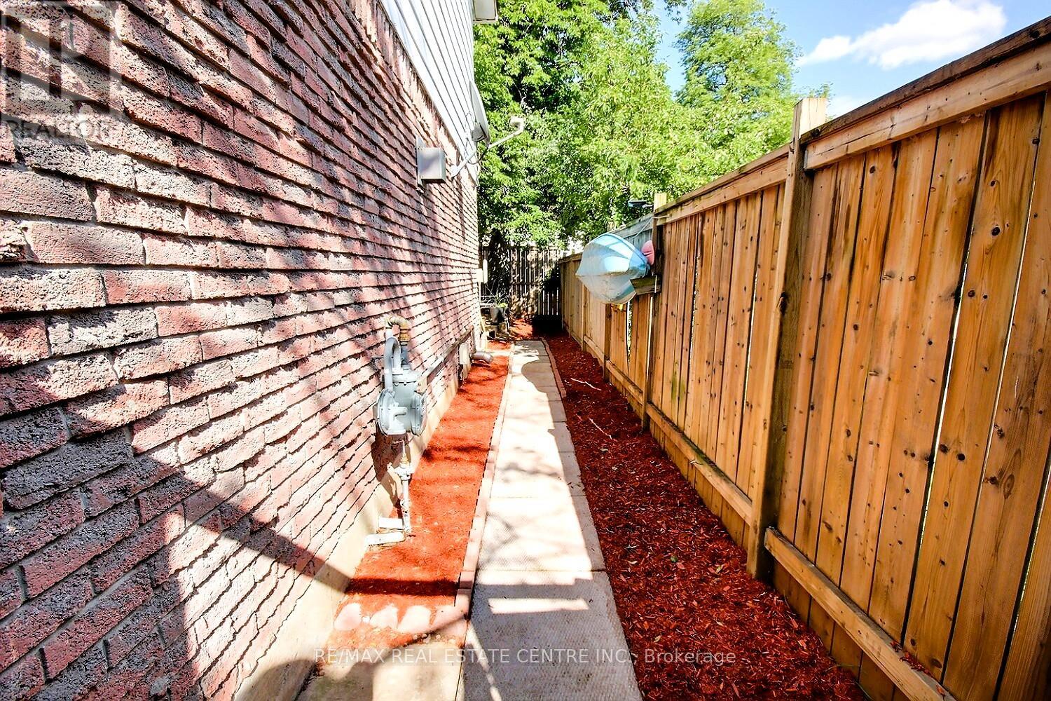 541 PARKVIEW CRESCENT - 16