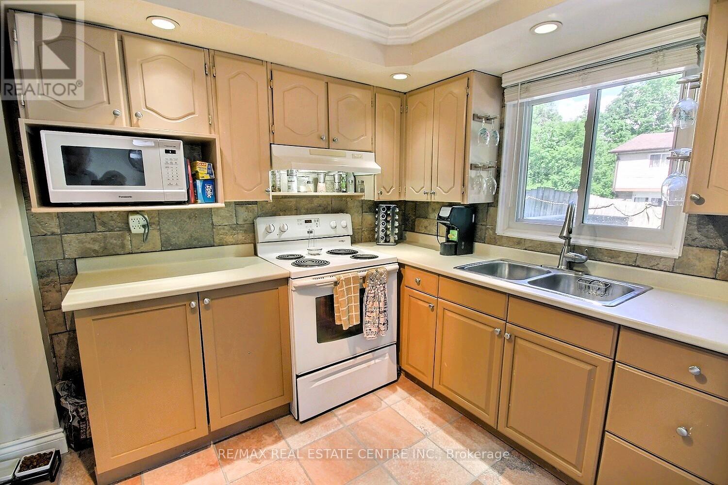 541 PARKVIEW CRESCENT - 8