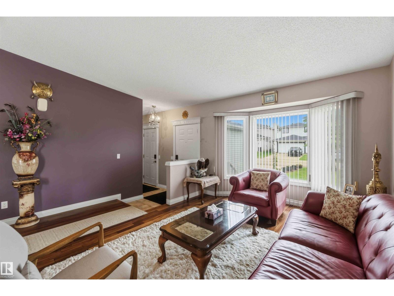 4428 11A AV NW - 11