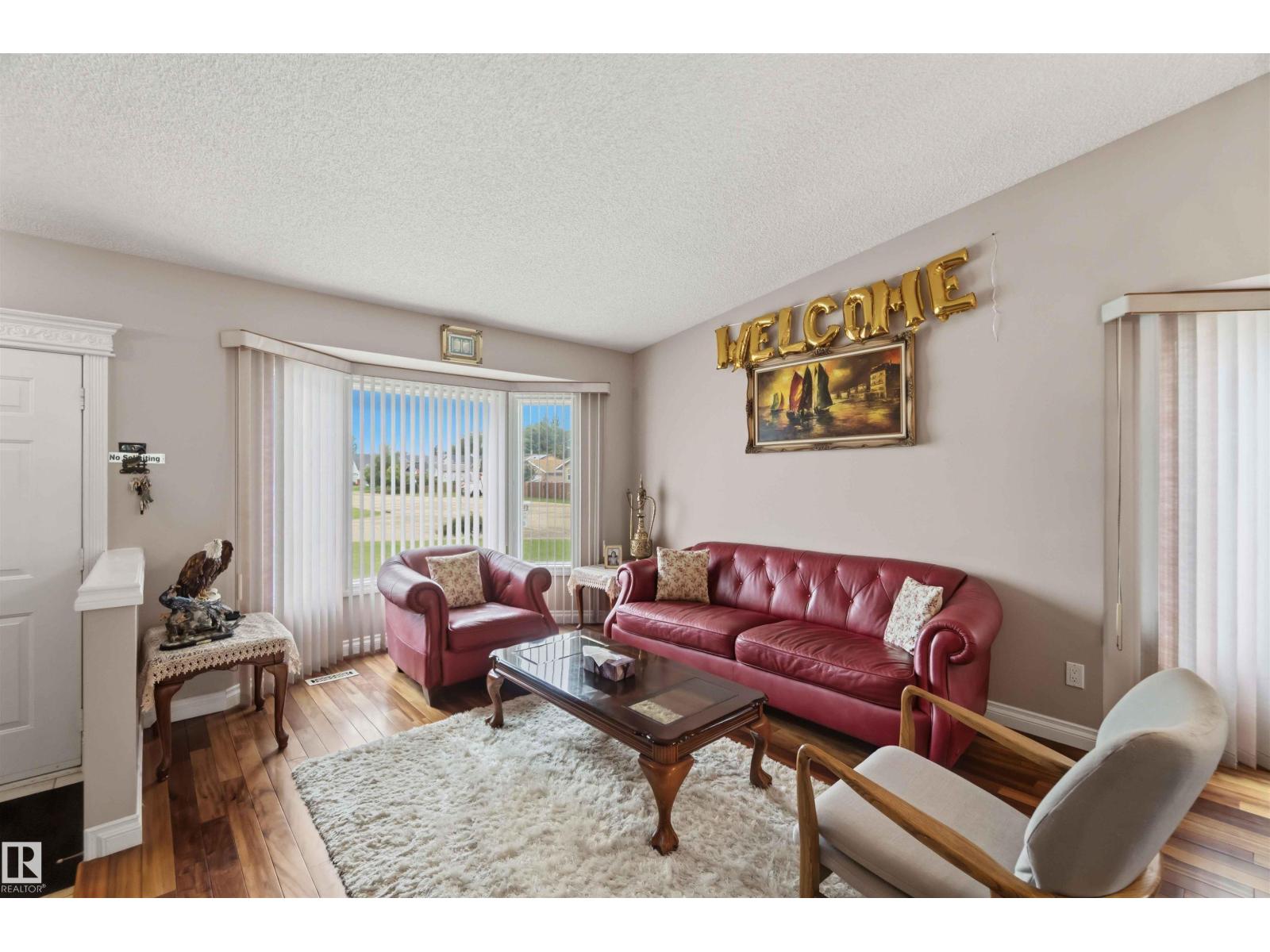 4428 11A AV NW - 10