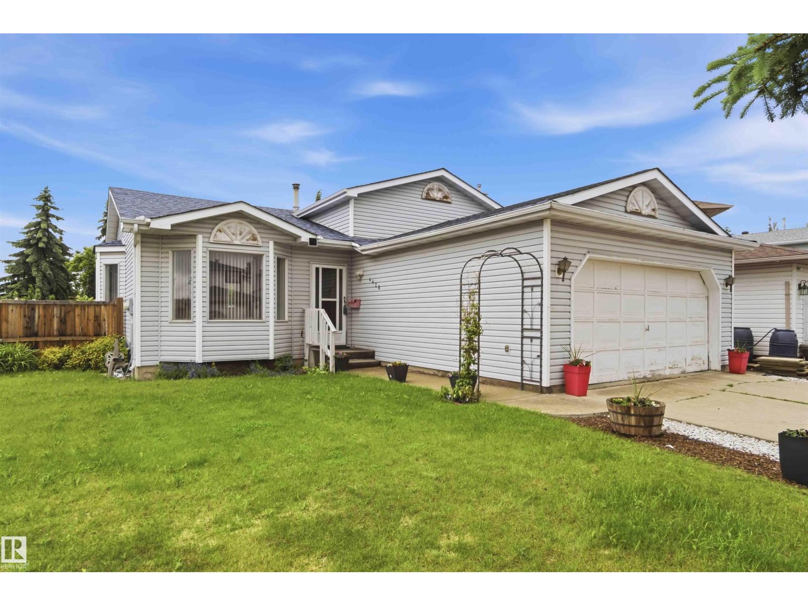 4428 11A AV NW - 1