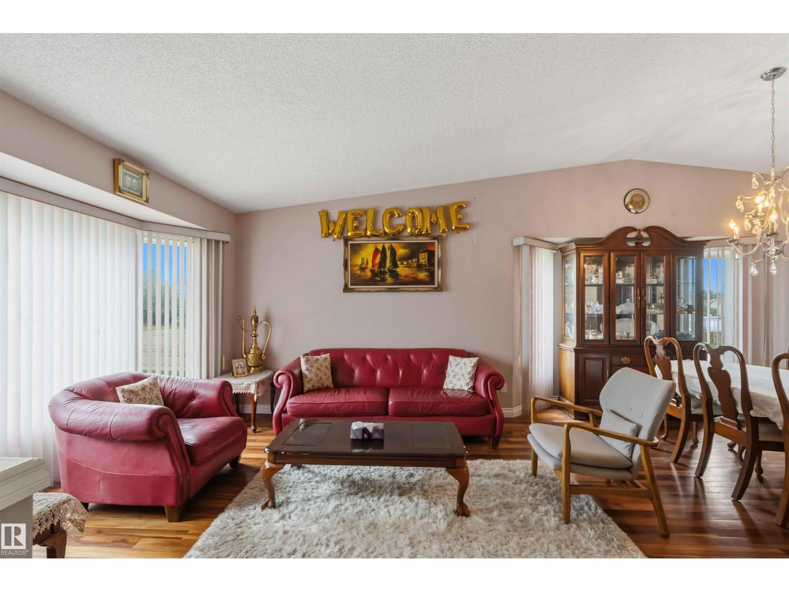 4428 11A AV NW - 9