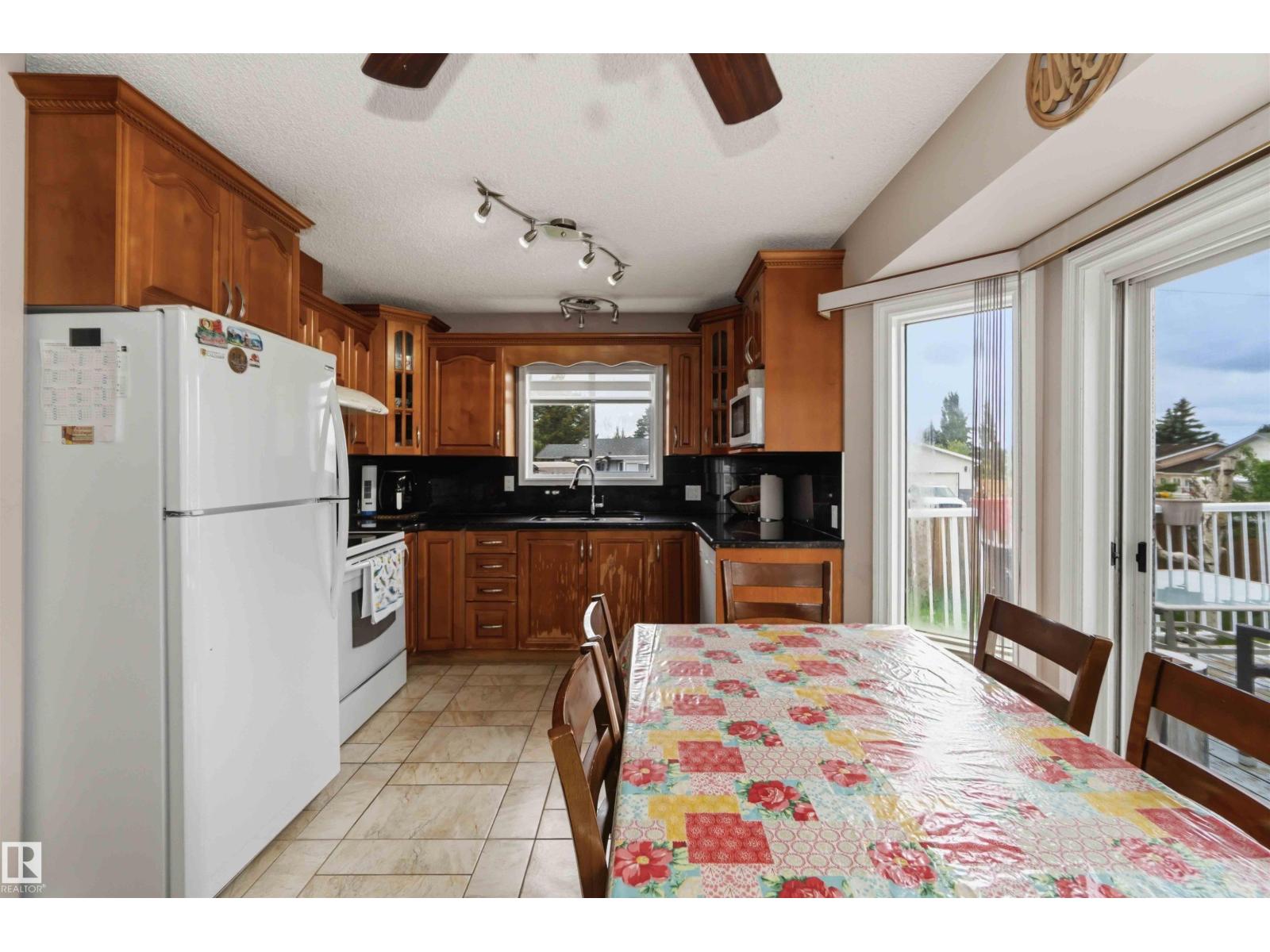 4428 11A AV NW - 24
