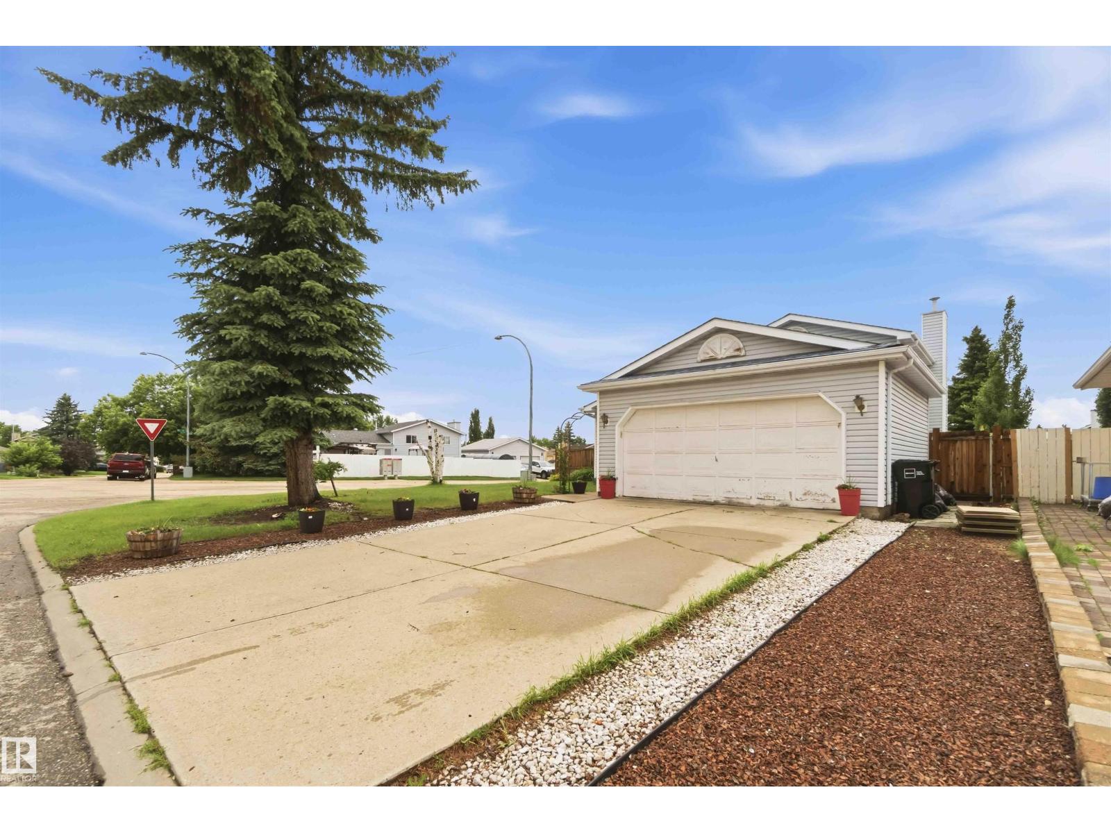 4428 11A AV NW - 5