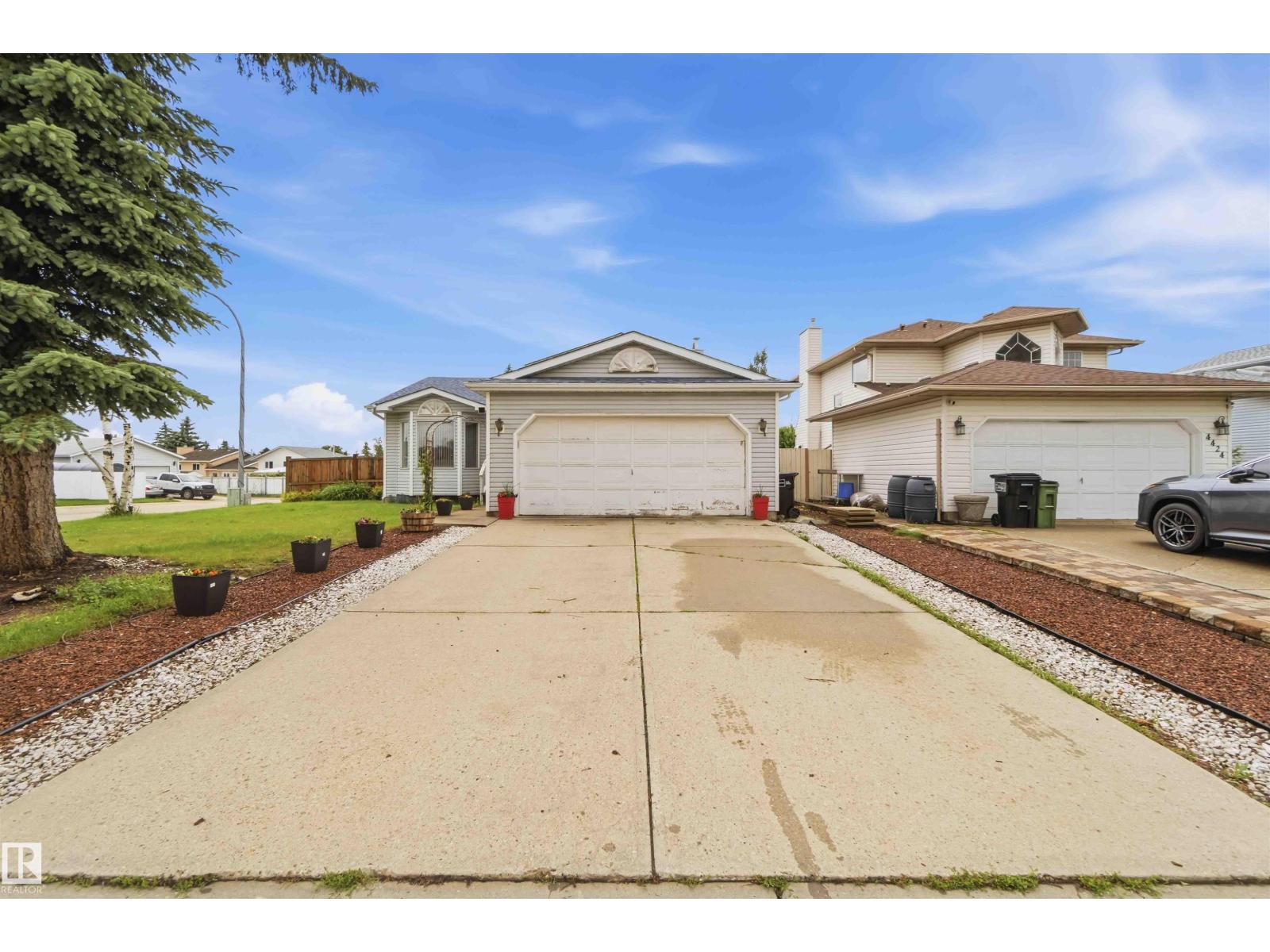 4428 11A AV NW - 3