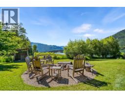 Kitchen - 3866 Rock Island Road, Nakusp, BC V0G1R1 Photo 16
