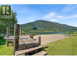 Primary Bedroom - 3866 Rock Island Road, Nakusp, BC V0G1R1 Photo 14