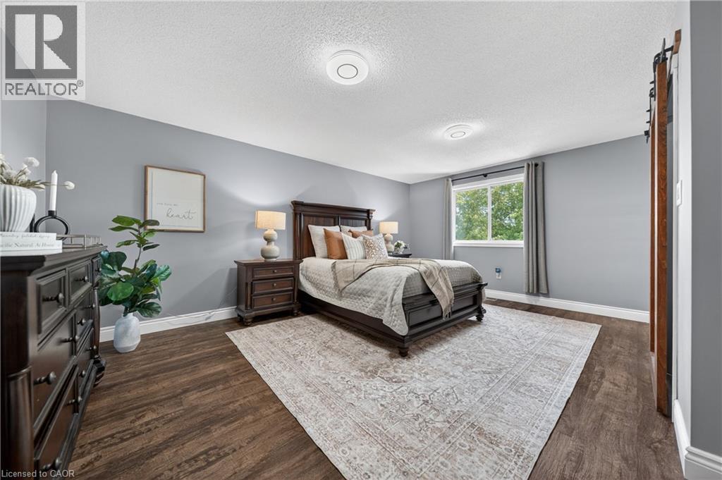 111 HUME Drive - 18