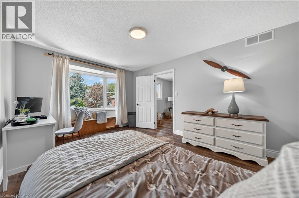 111 HUME Drive - 25