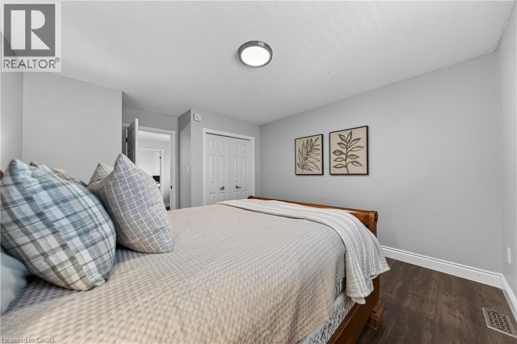 111 HUME Drive - 27