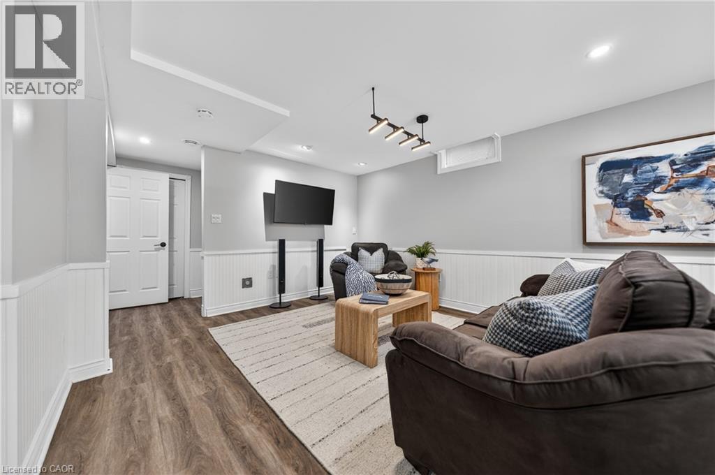 111 HUME Drive - 34