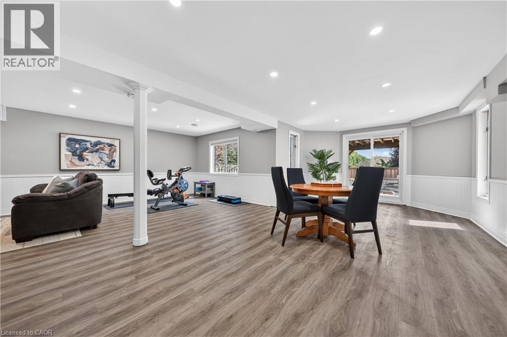 111 HUME Drive - 36