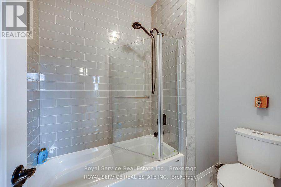 28 RUSTLEWOOD AVENUE - 27