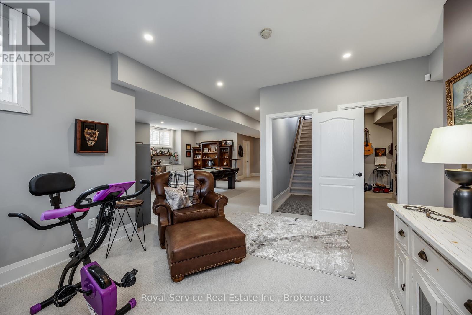 28 RUSTLEWOOD AVENUE - 31