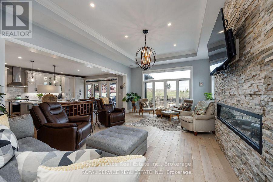 28 RUSTLEWOOD AVENUE - 6
