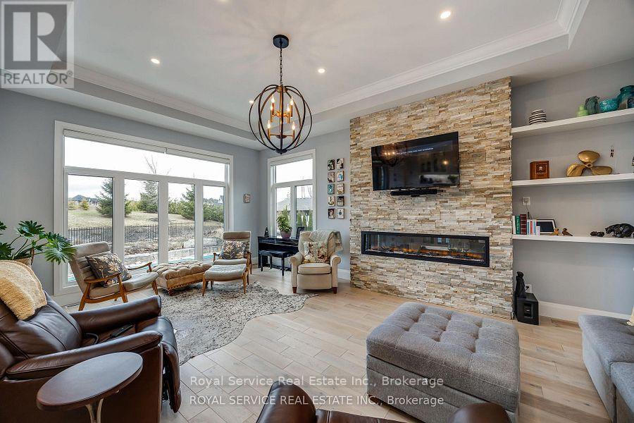 28 RUSTLEWOOD AVENUE - 7