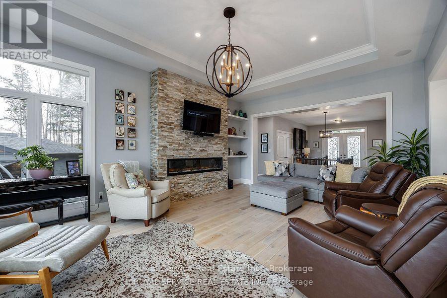 28 RUSTLEWOOD AVENUE - 9
