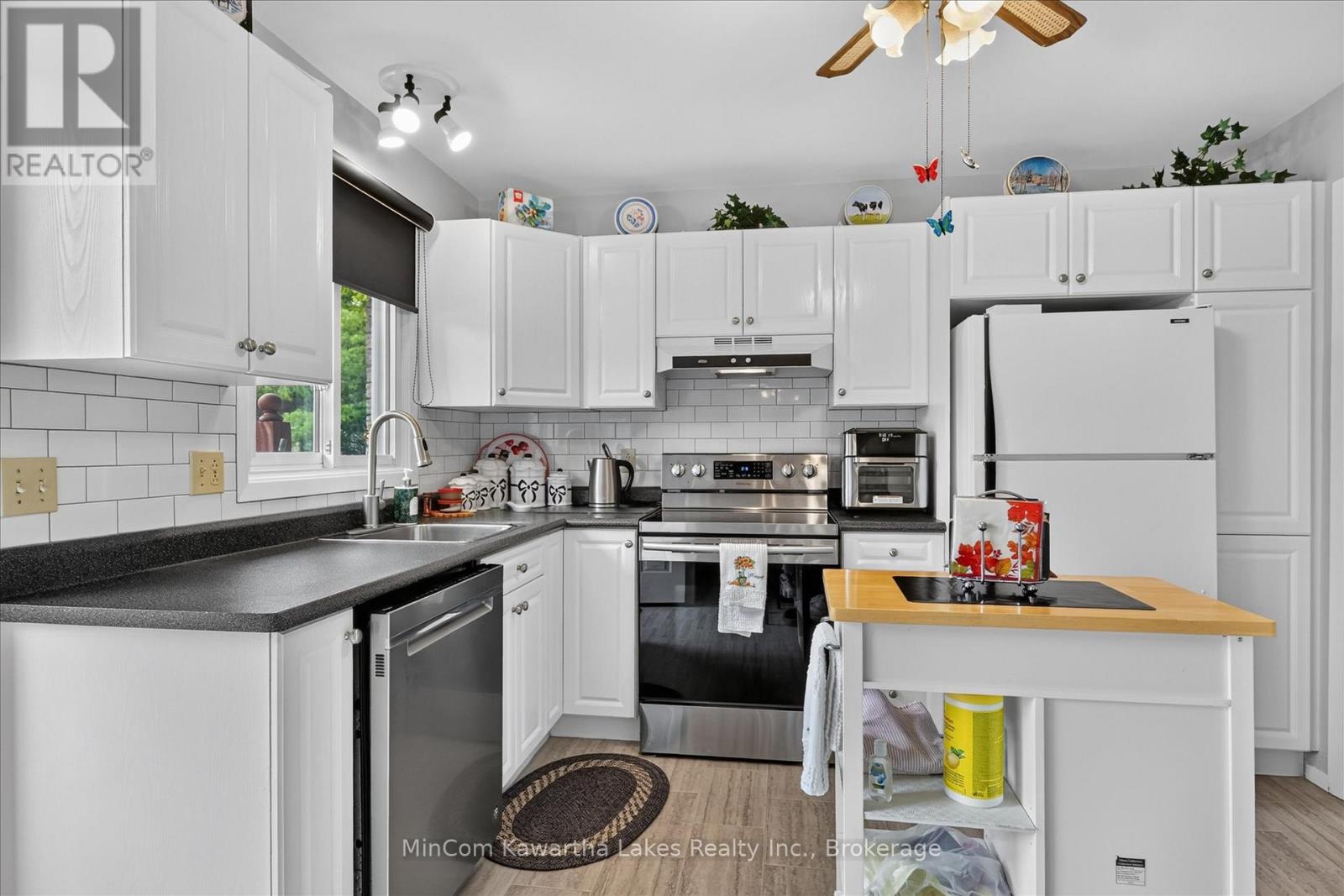 1891 CROFTDALE CRESCENT - 11