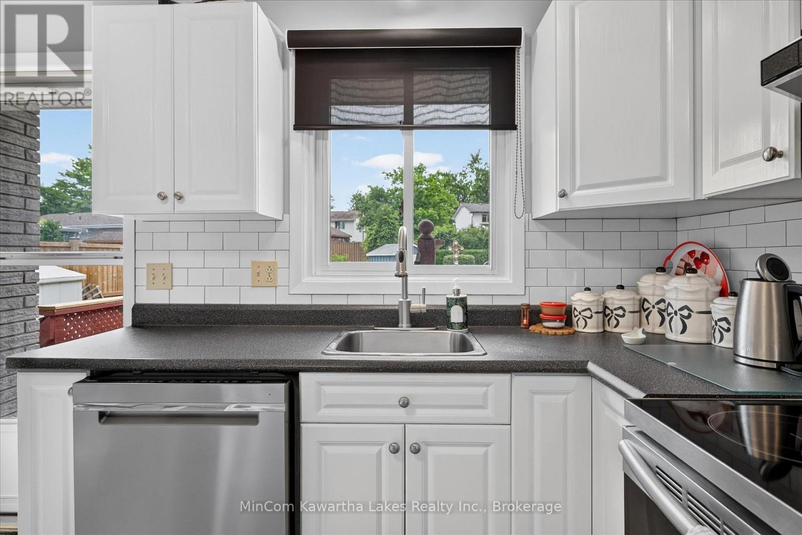 1891 CROFTDALE CRESCENT - 13