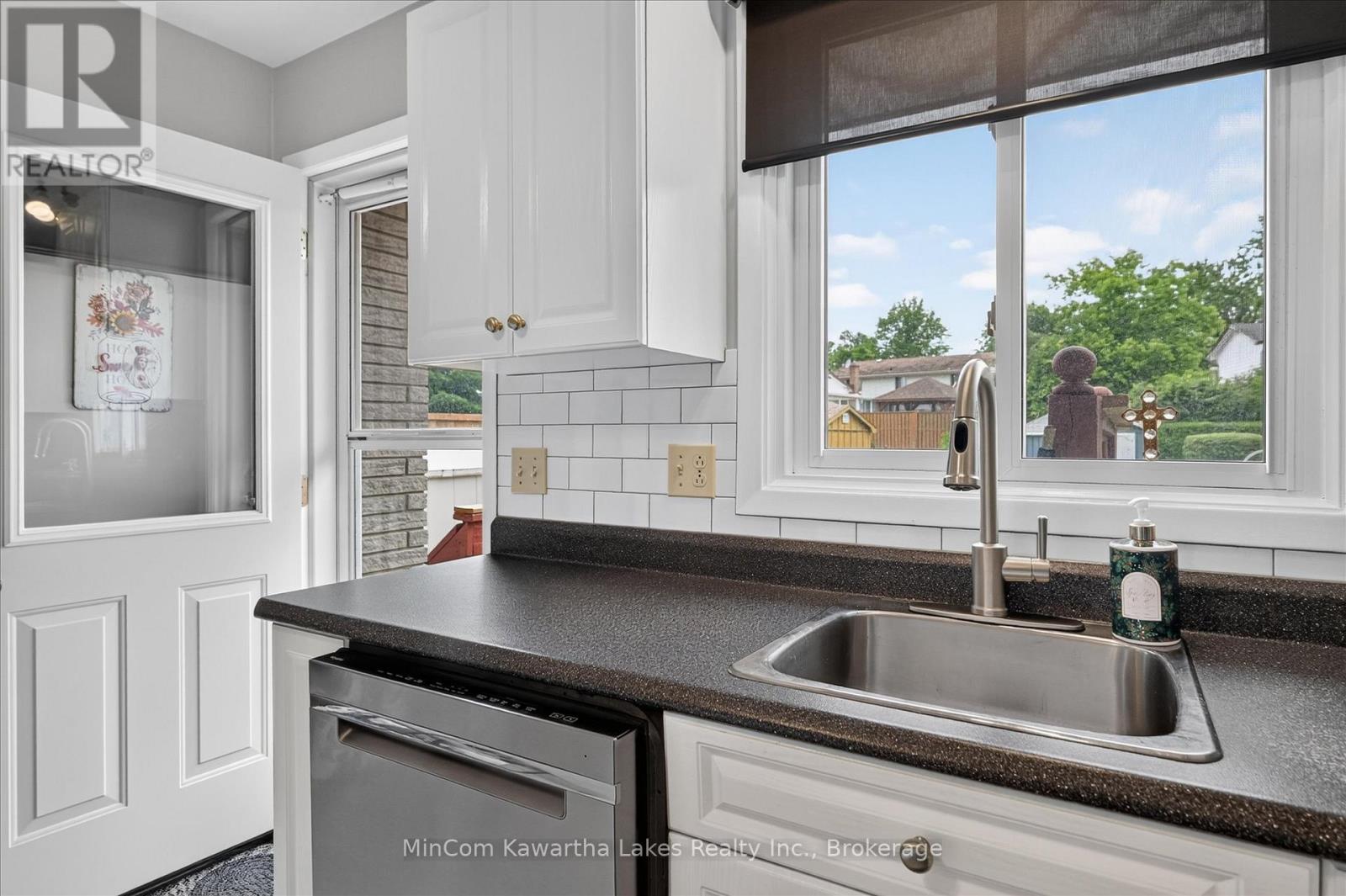 1891 CROFTDALE CRESCENT - 14