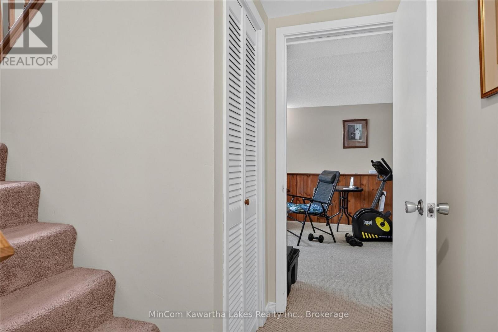 1891 CROFTDALE CRESCENT - 26
