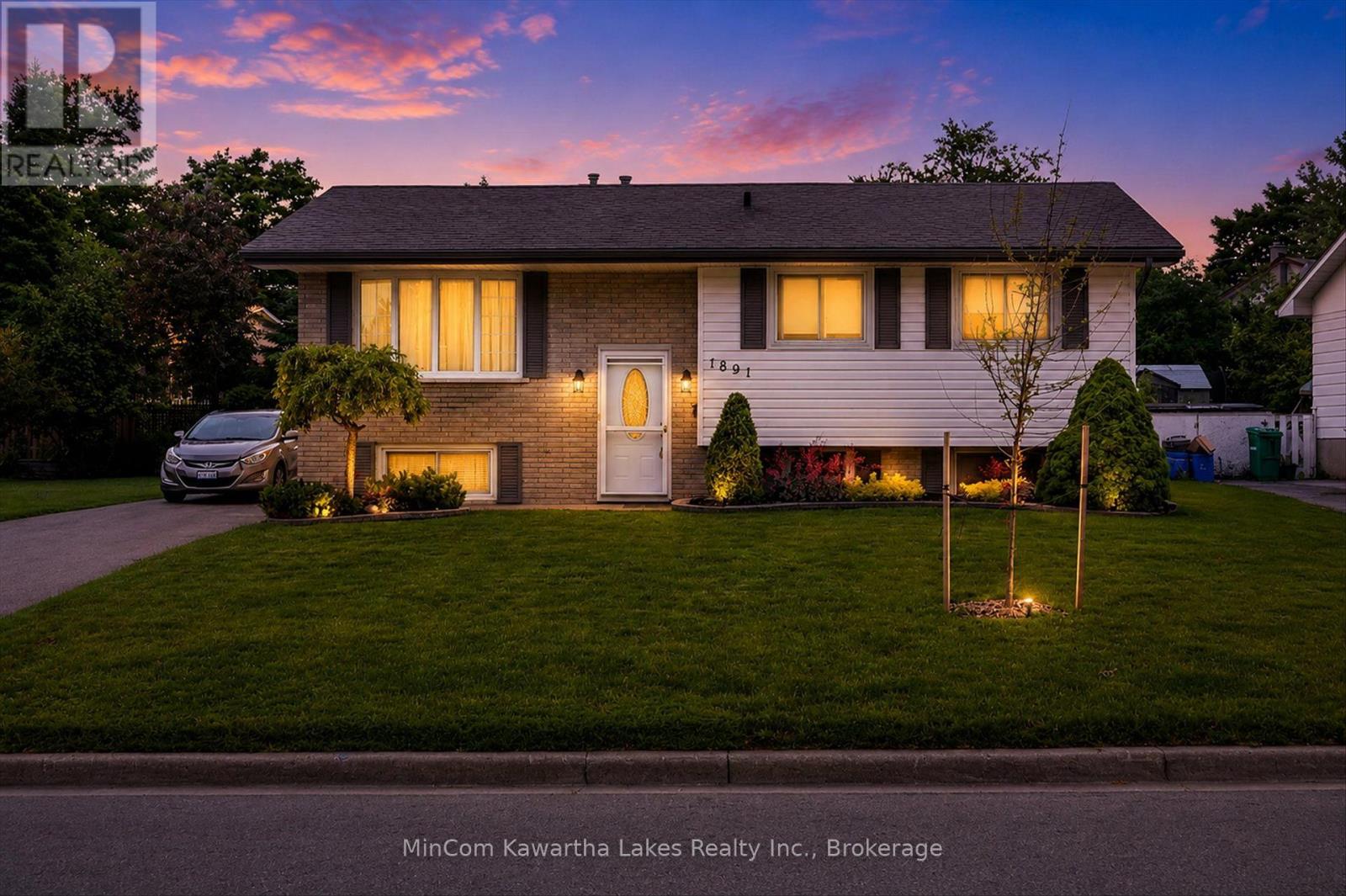 1891 CROFTDALE CRESCENT - 3