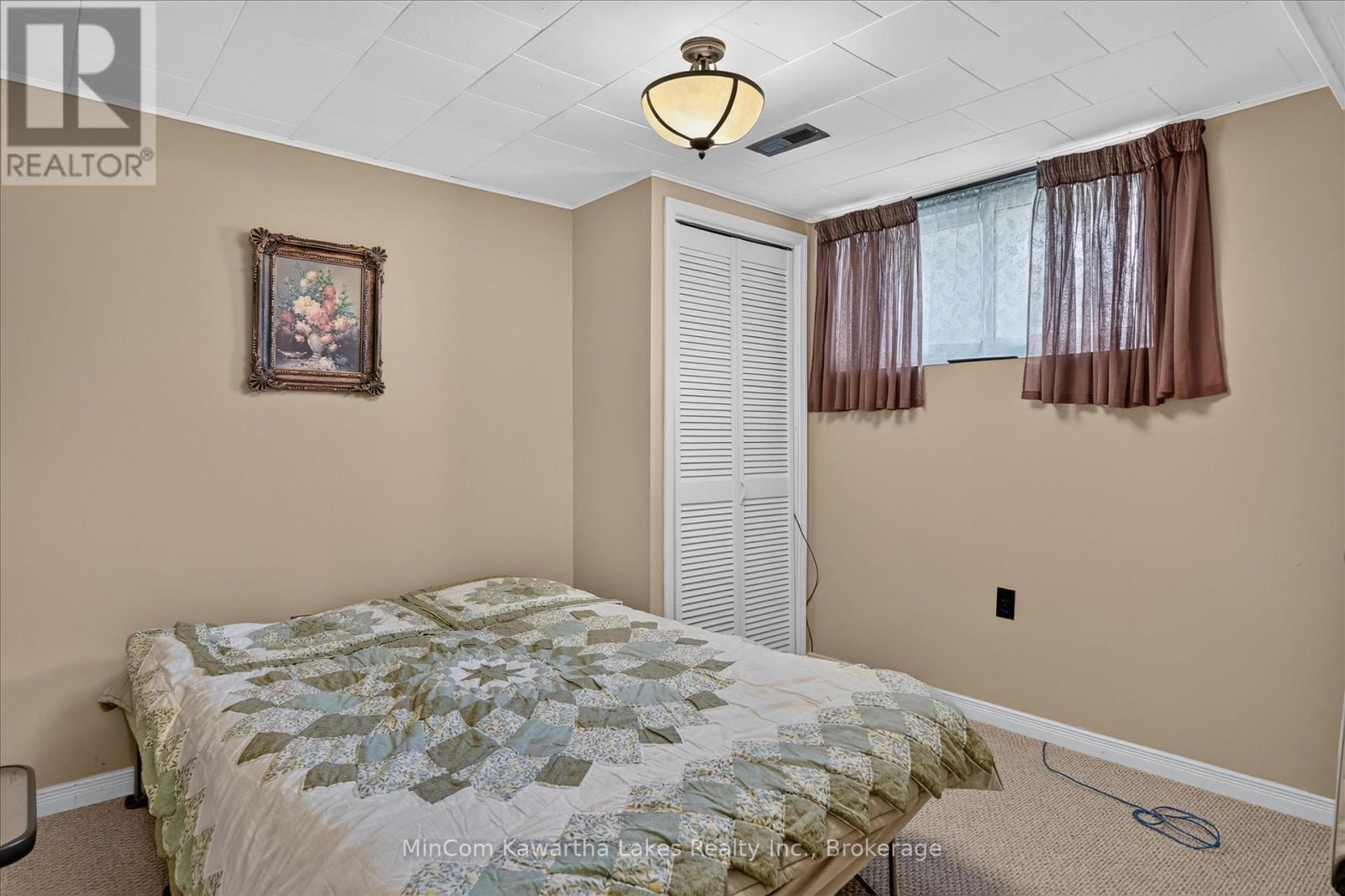 1891 CROFTDALE CRESCENT - 32