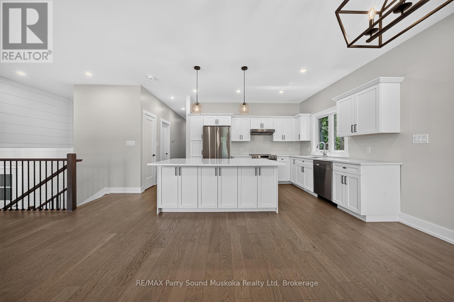 10 GLENROCK ROAD - 10