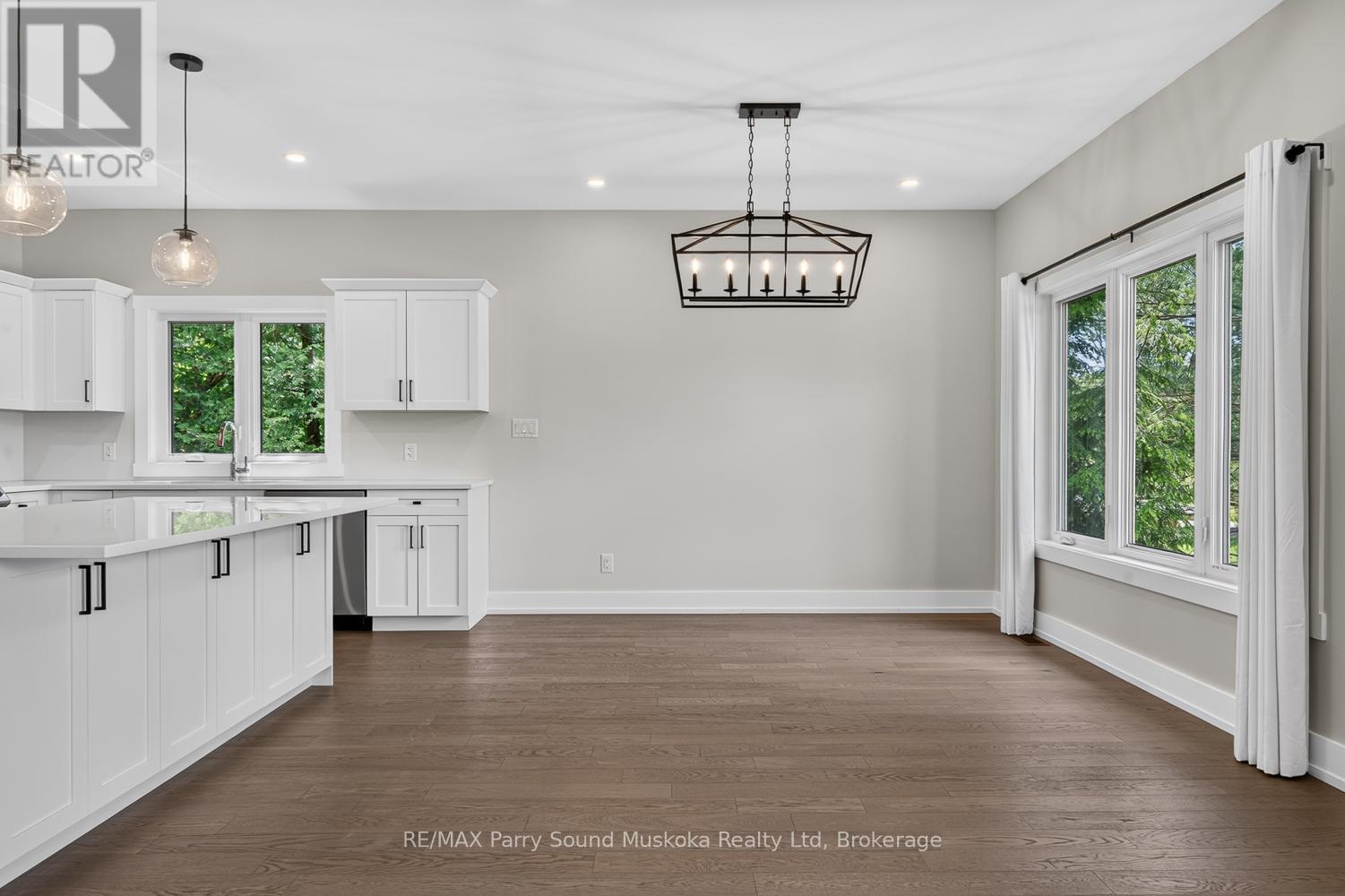 10 GLENROCK ROAD - 16