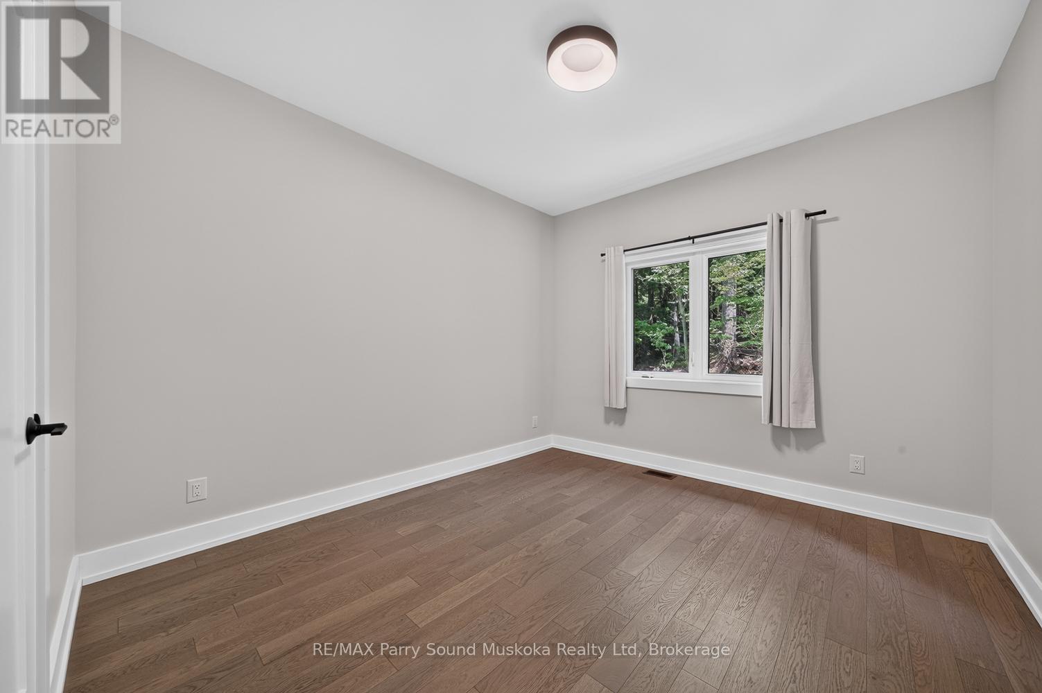 10 GLENROCK ROAD - 27