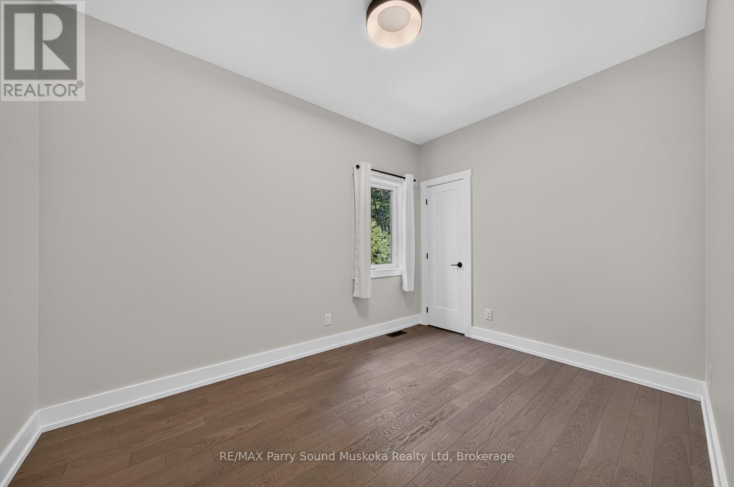 10 GLENROCK ROAD - 28