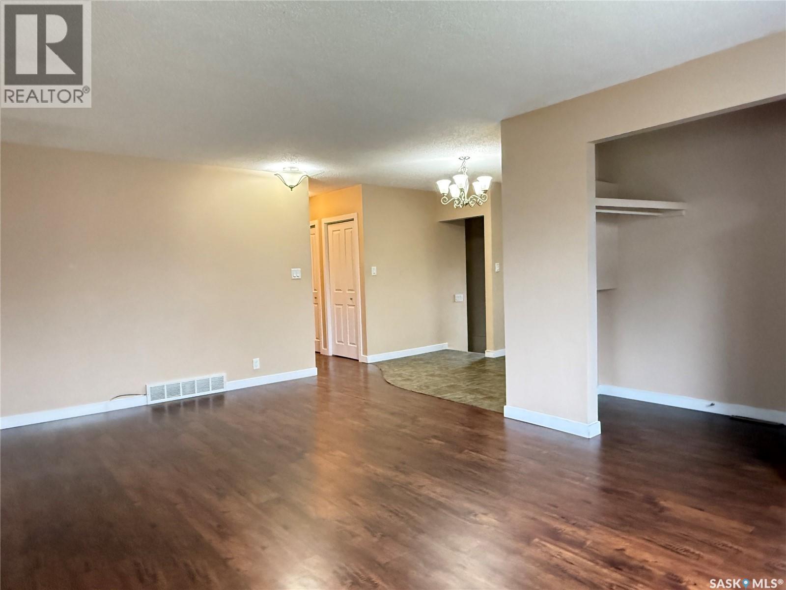 443 7th AVENUE W - photo 4